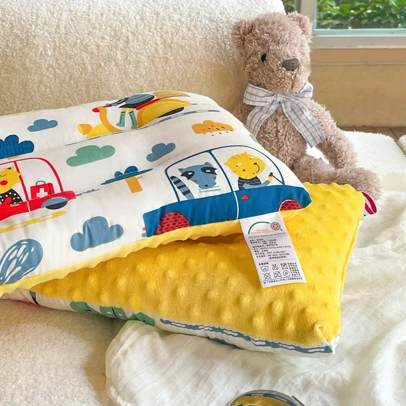 Baby Nursery Accessories - Мягкая детская подушка. Удобная бархатная подушка