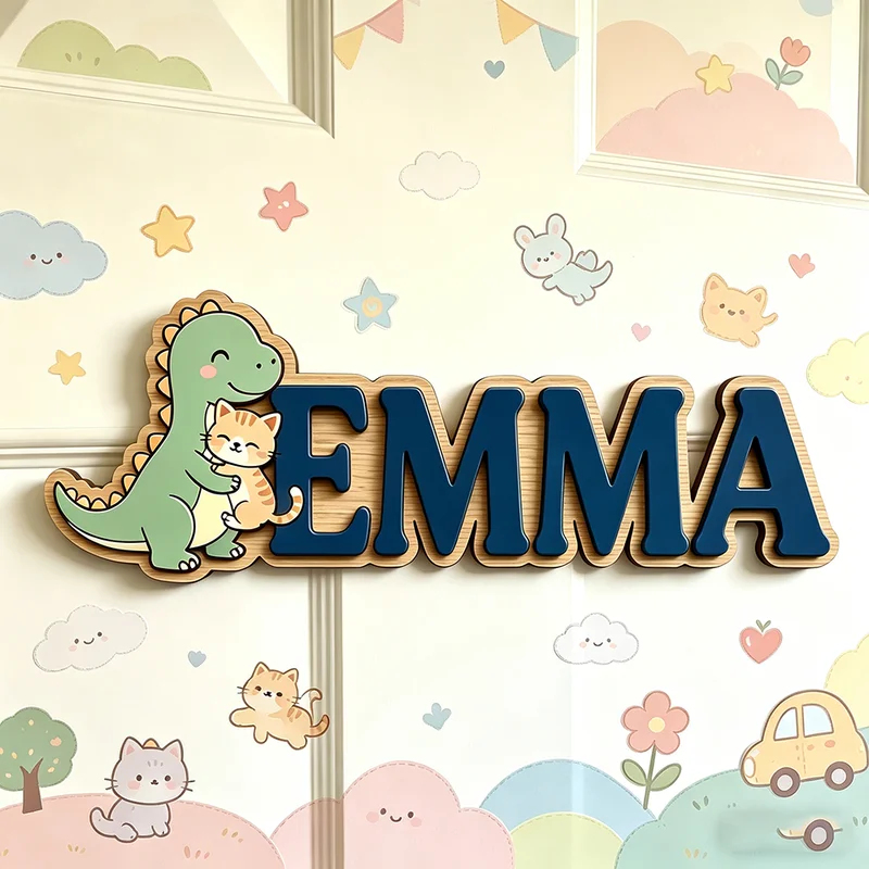 Baby Nursery Name Wall Art - Милая табличка с динозавром, обнимающим кошку,
