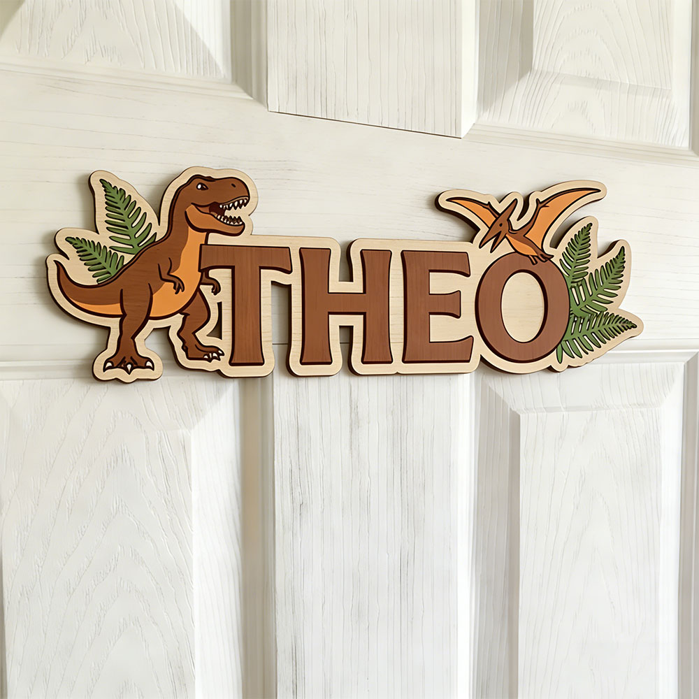 Baby Nursery Name - Персонализированная табличка с именем динозавра для