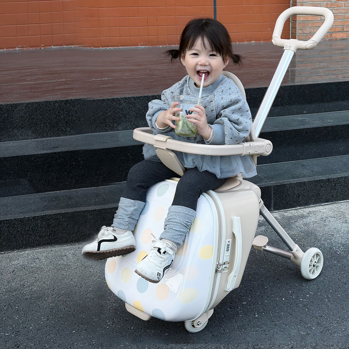 Детский чемодан-каталка для пу – обзор и цена Baby Nursery Trolley